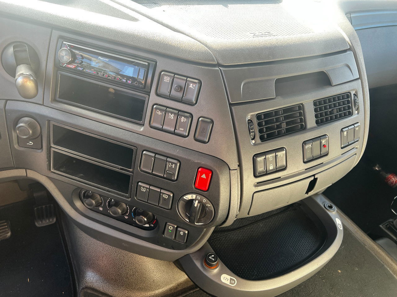 Cabeza tractora DAF XF 460 SSC, NL Truck: foto 9