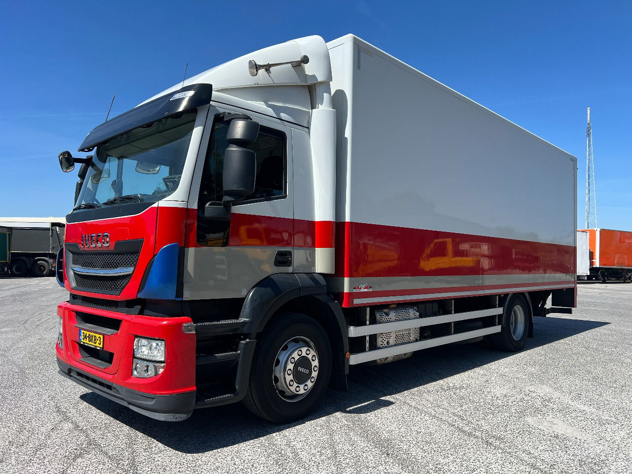 Camión caja cerrada Iveco Stralis 310 AD, 19Ton, Euro 6: foto 1