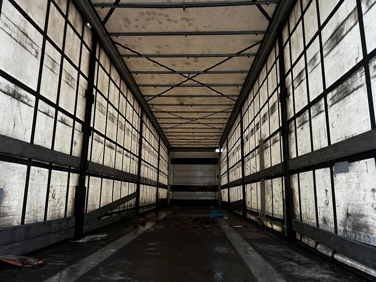 Kögel SN24 met liftas en SAF assen - Semirremolque lona: foto 5 Kögel SN24 met liftas en SAF assen - Semirremolque lona: foto 5