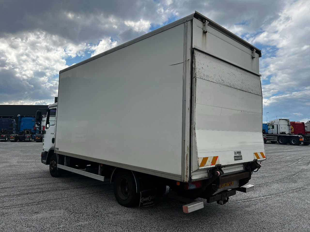 MAN TGL 7.180 Euro 3, Aut - Camión caja cerrada: foto 4 MAN TGL 7.180 Euro 3, Aut - Camión caja cerrada: foto 4