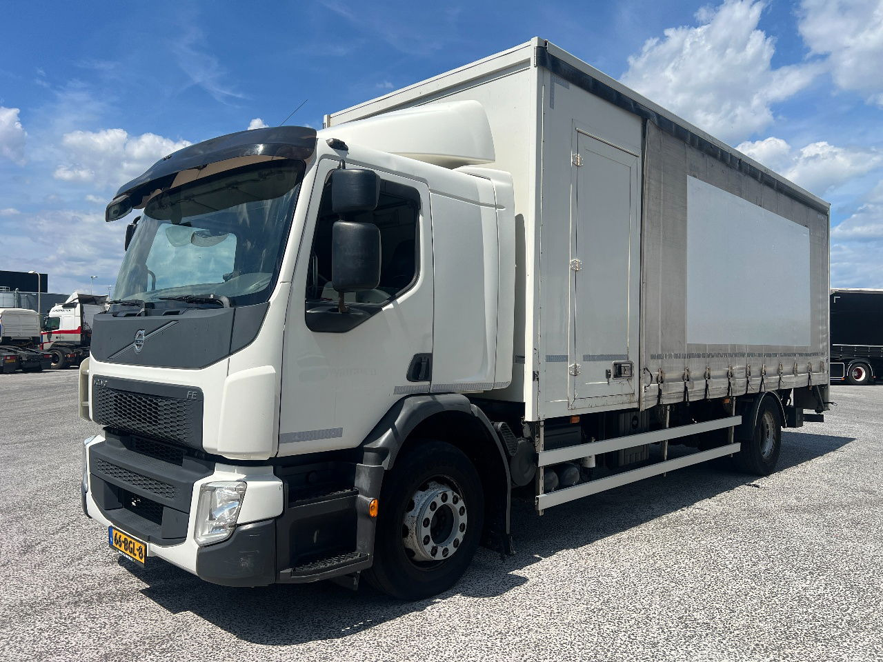 Volvo FE 250 Euro 6, 19T - Camión lona: foto 1 Volvo FE 250 Euro 6, 19T - Camión lona: foto 1