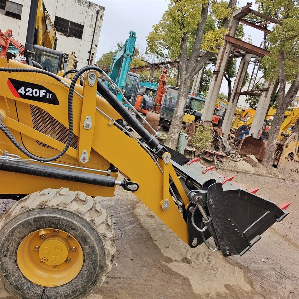 CAT 420 F 100% Brand New Machine - Excavadora de cadenas: foto 5 CAT 420 F 100% Brand New Machine - Excavadora de cadenas: foto 5