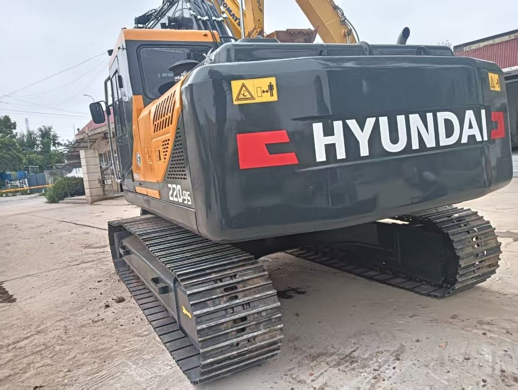 Hyundai 220 LC-9S - Excavadora de cadenas: foto 5 Hyundai 220 LC-9S - Excavadora de cadenas: foto 5