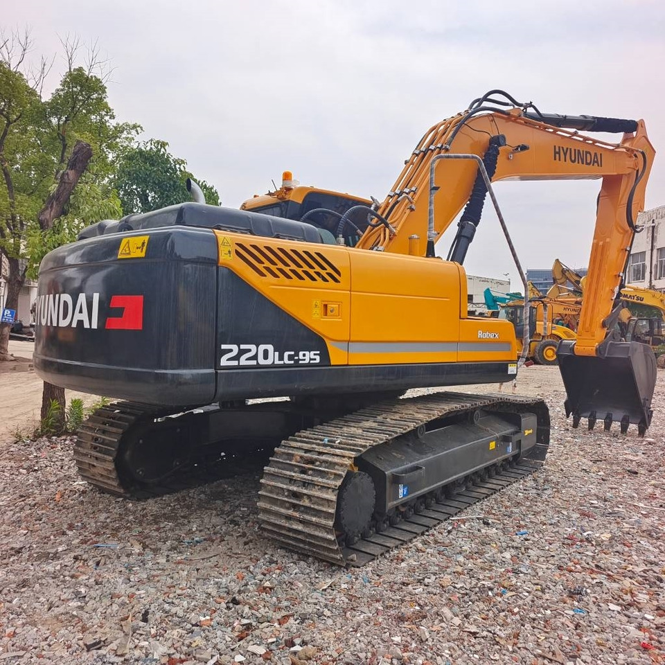 Hyundai 220LC-9T - Excavadora de cadenas: foto 4 Hyundai 220LC-9T - Excavadora de cadenas: foto 4