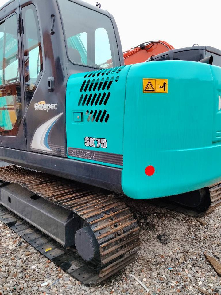 Excavadora de cadenas Kobelco SK 75: foto 16