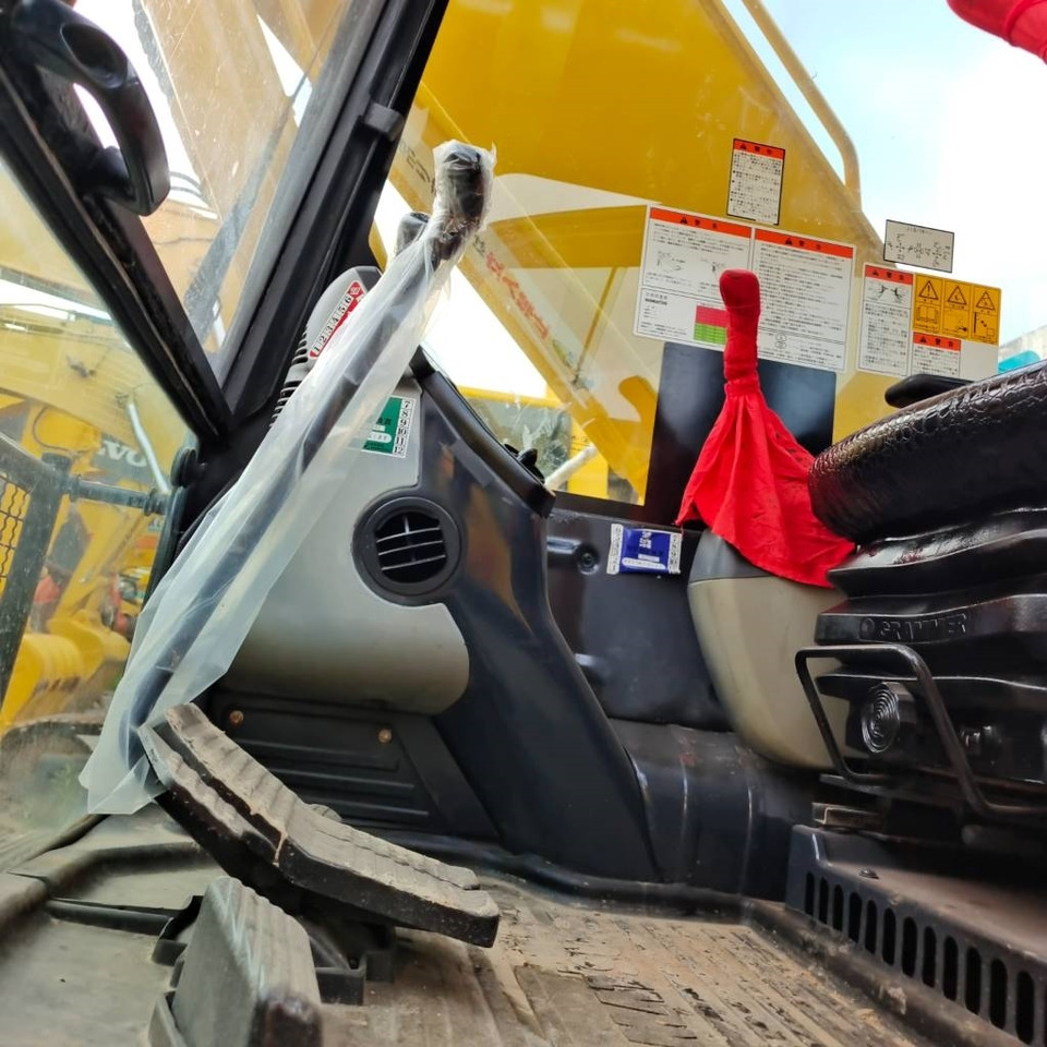 Excavadora de cadenas Komatsu PC 200-8: foto 9