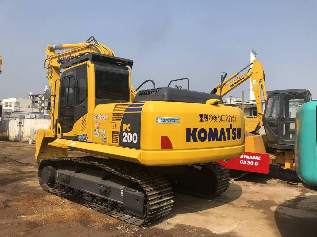 Komatsu PC 220-8 - Excavadora de cadenas: foto 1 Komatsu PC 220-8 - Excavadora de cadenas: foto 1