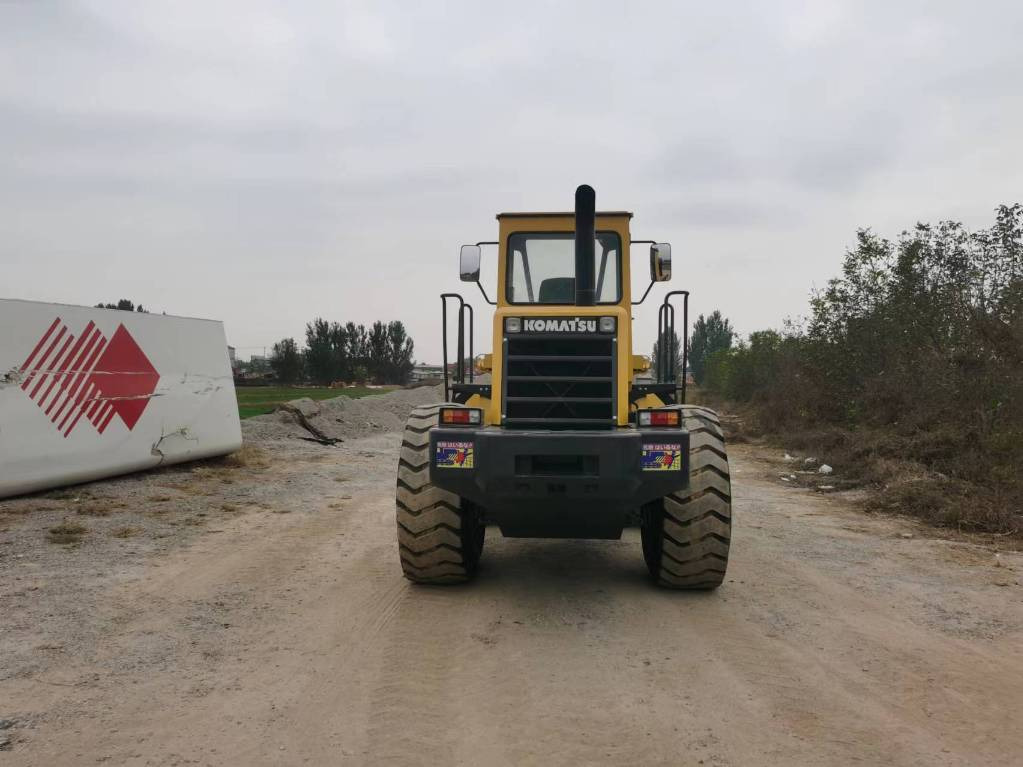 Leasing de  Komatsu WA 360-3 Komatsu WA 360-3: foto 8