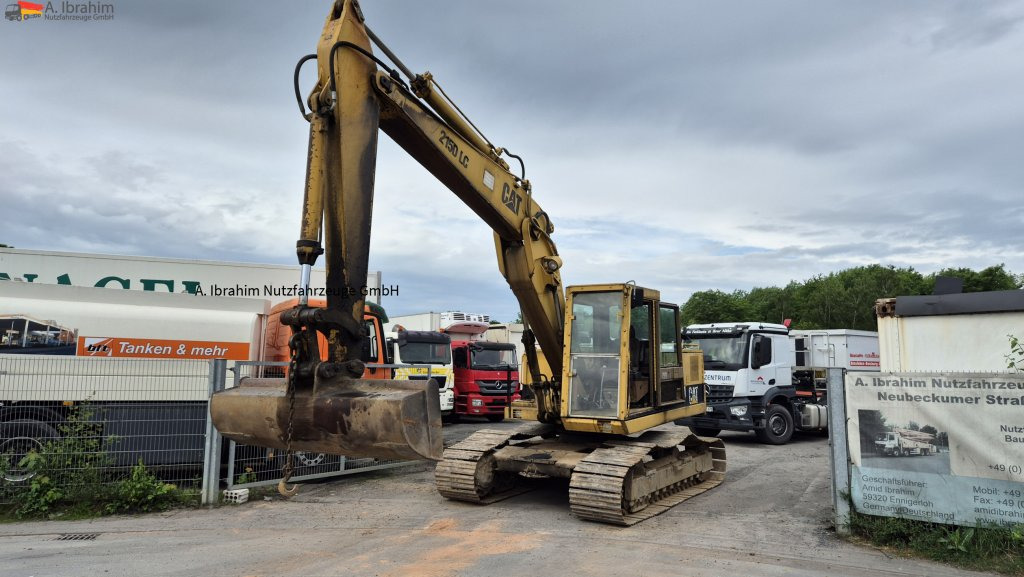 CAT 215 DLC Zustand normal, Hydraulik trocken - Excavadora de cadenas: foto 1 CAT 215 DLC Zustand normal, Hydraulik trocken - Excavadora de cadenas: foto 1
