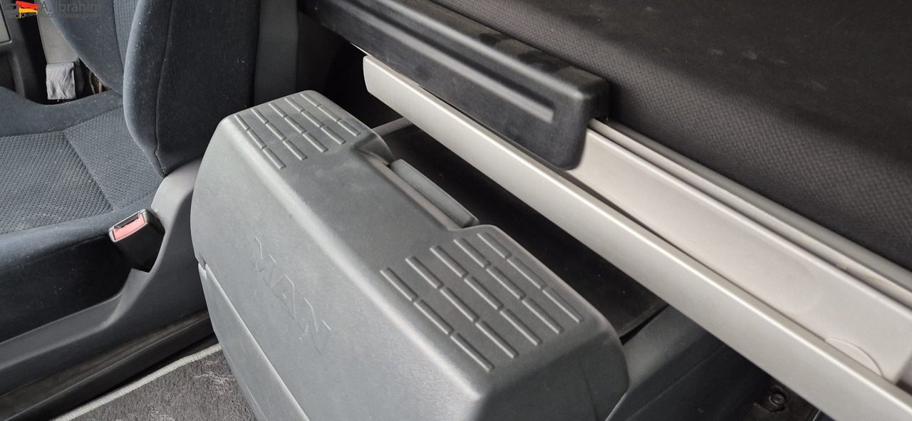 MAN TGS 18.400 4X2BLS Nebenantrieb - Cabeza tractora: foto 4 MAN TGS 18.400 4X2BLS Nebenantrieb - Cabeza tractora: foto 4