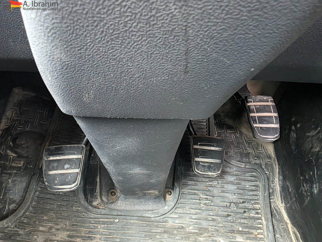 Scania R560 | 6x4 | V8 | Blatt Blatt | Schaltgetriebe | Kipphydraulik | Klima | Trommelbremse| 3 Pedals - Cabeza tractora: foto 2 Scania R560 | 6x4 | V8 | Blatt Blatt | Schaltgetriebe | Kipphydraulik | Klima | Trommelbremse| 3 Pedals - Cabeza tractora: foto 2