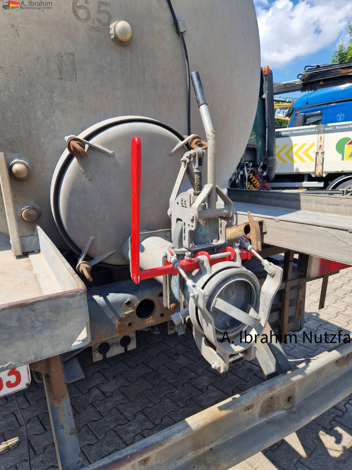 Daf CF 290 Wassertank 13500 L, Tank verzinkt Vorlauf- Lift- Lenkachse - Camión cisterna: foto 5 Daf CF 290 Wassertank 13500 L, Tank verzinkt Vorlauf- Lift- Lenkachse - Camión cisterna: foto 5