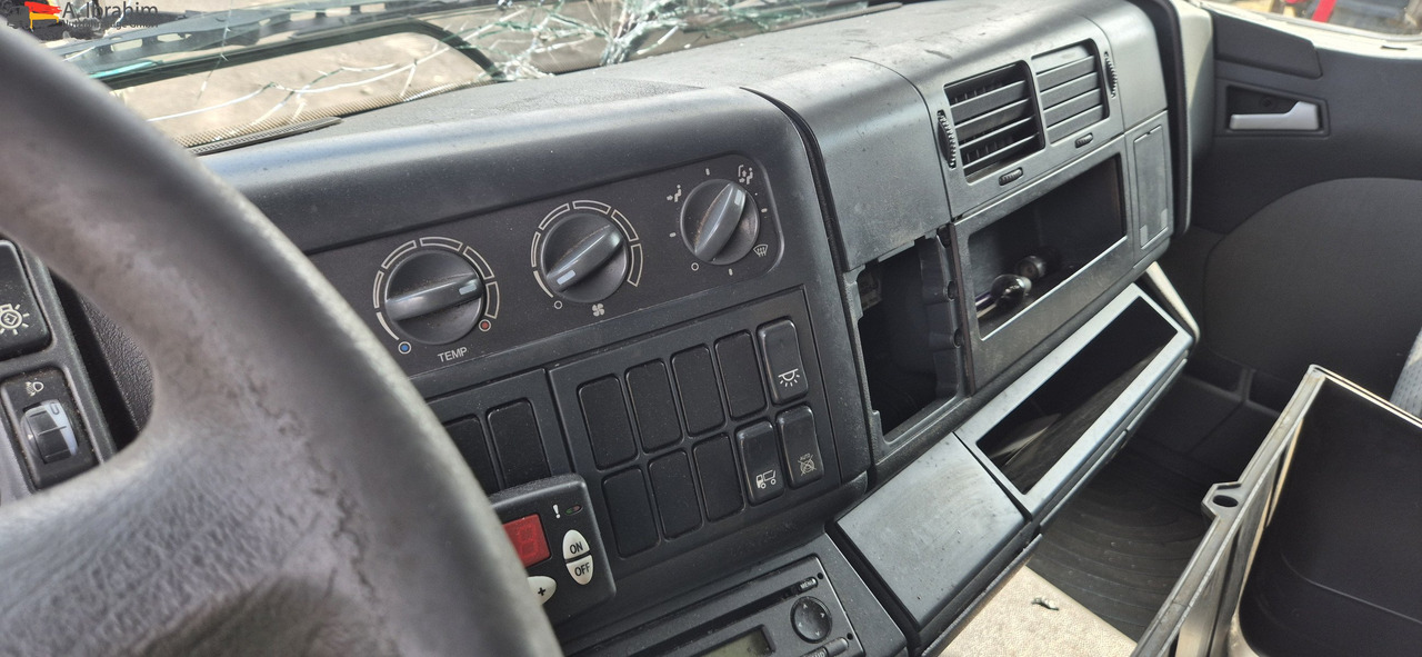 Furgoneta MAN TGL 8.150 4X2 BL Unfallschaden bedingt fahrbereit, Motor ok: foto 15 Furgoneta MAN TGL 8.150 4X2 BL Unfallschaden bedingt fahrbereit, Motor ok: foto 15