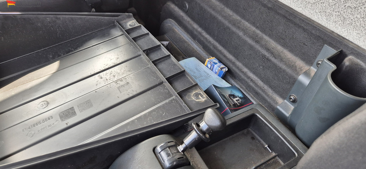 Furgoneta MAN TGL 8.150 4X2 BL Unfallschaden bedingt fahrbereit, Motor ok: foto 6 Furgoneta MAN TGL 8.150 4X2 BL Unfallschaden bedingt fahrbereit, Motor ok: foto 6