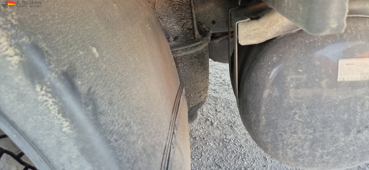 MAN TGL 8.160 4x2 Brotkoffer mit Kühlfach nicht fahrbereit ! nicht rollfähig - Furgoneta frigorifica: foto 4 MAN TGL 8.160 4x2 Brotkoffer mit Kühlfach nicht fahrbereit ! nicht rollfähig - Furgoneta frigorifica: foto 4