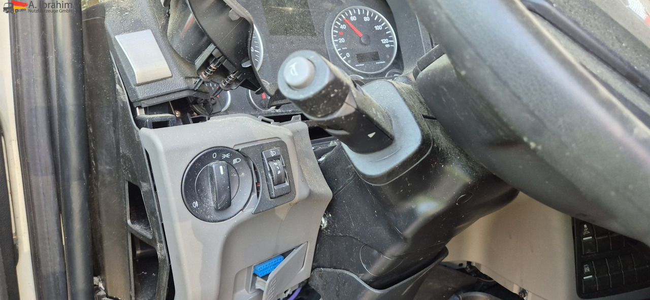 MAN TGL 8.160 4x2 Brotkoffer mit Kühlfach nicht fahrbereit ! nicht rollfähig - Furgoneta frigorifica: foto 2 MAN TGL 8.160 4x2 Brotkoffer mit Kühlfach nicht fahrbereit ! nicht rollfähig - Furgoneta frigorifica: foto 2