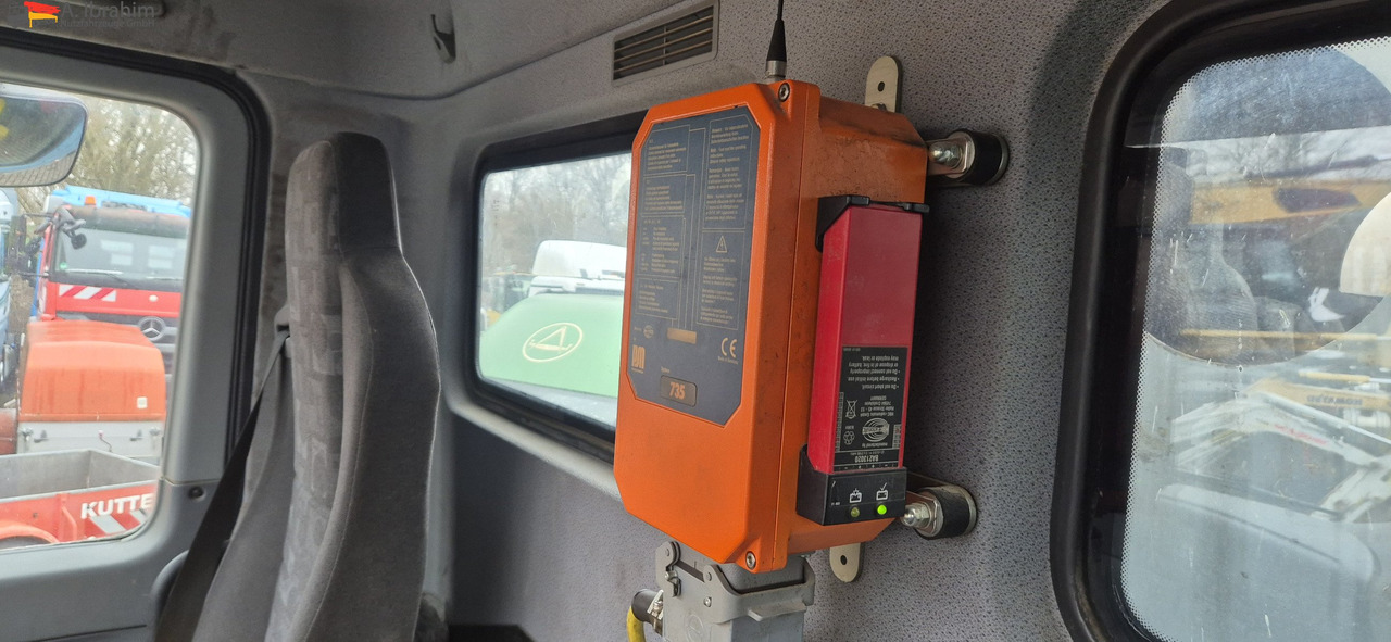 Mercedes-Benz 3241 PM 21-3 Liebherr 7 cbm PUMI Putzmeister Liebherr - Camión hormigonera con bomba: foto 2 Mercedes-Benz 3241 PM 21-3 Liebherr 7 cbm PUMI Putzmeister Liebherr - Camión hormigonera con bomba: foto 2