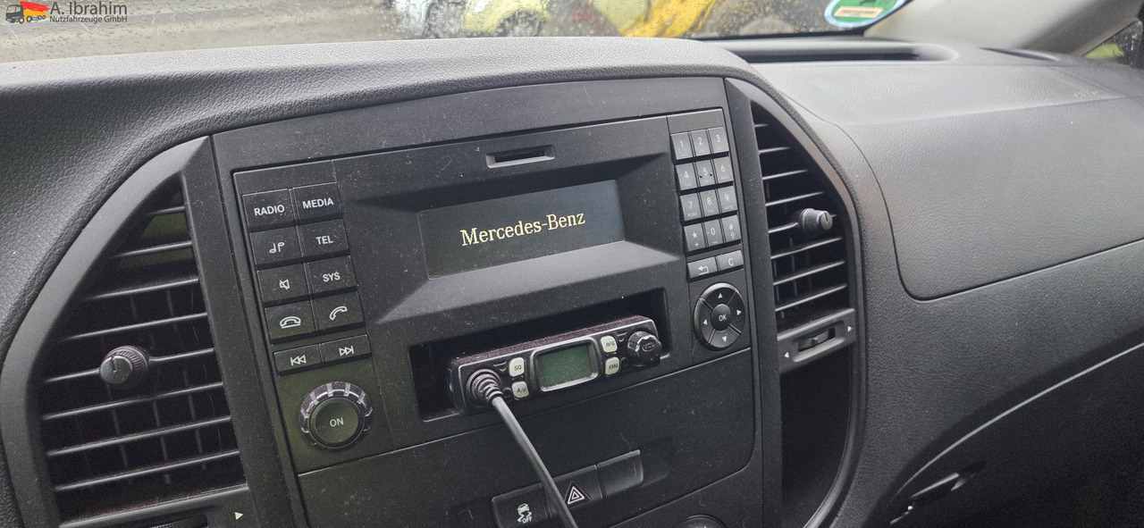 Mercedes-Benz BF 3 - GST 3 Zeichen Anlage 3050 kg zzGw - Camión tienda: foto 2 Mercedes-Benz BF 3 - GST 3 Zeichen Anlage 3050 kg zzGw - Camión tienda: foto 2