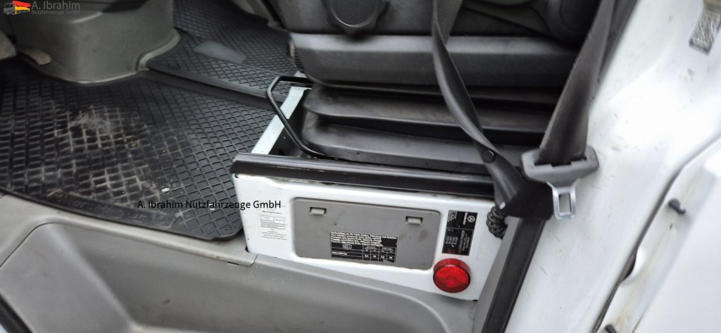 Mercedes-Benz Sprinter DB 319 CDI Automatik, Tempomat, ATM bei 290 tkm - Grua de remolque autos: foto 4 Mercedes-Benz Sprinter DB 319 CDI Automatik, Tempomat, ATM bei 290 tkm - Grua de remolque autos: foto 4