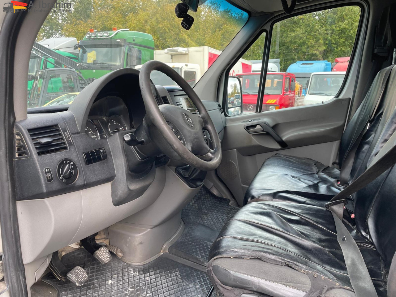 Mercedes-Benz Sprinter DB 319 CDI Geschlossen Kasten | 15 m³ | V6 | 4.5 m Radstand - Furgón: foto 3 Mercedes-Benz Sprinter DB 319 CDI Geschlossen Kasten | 15 m³ | V6 | 4.5 m Radstand - Furgón: foto 3