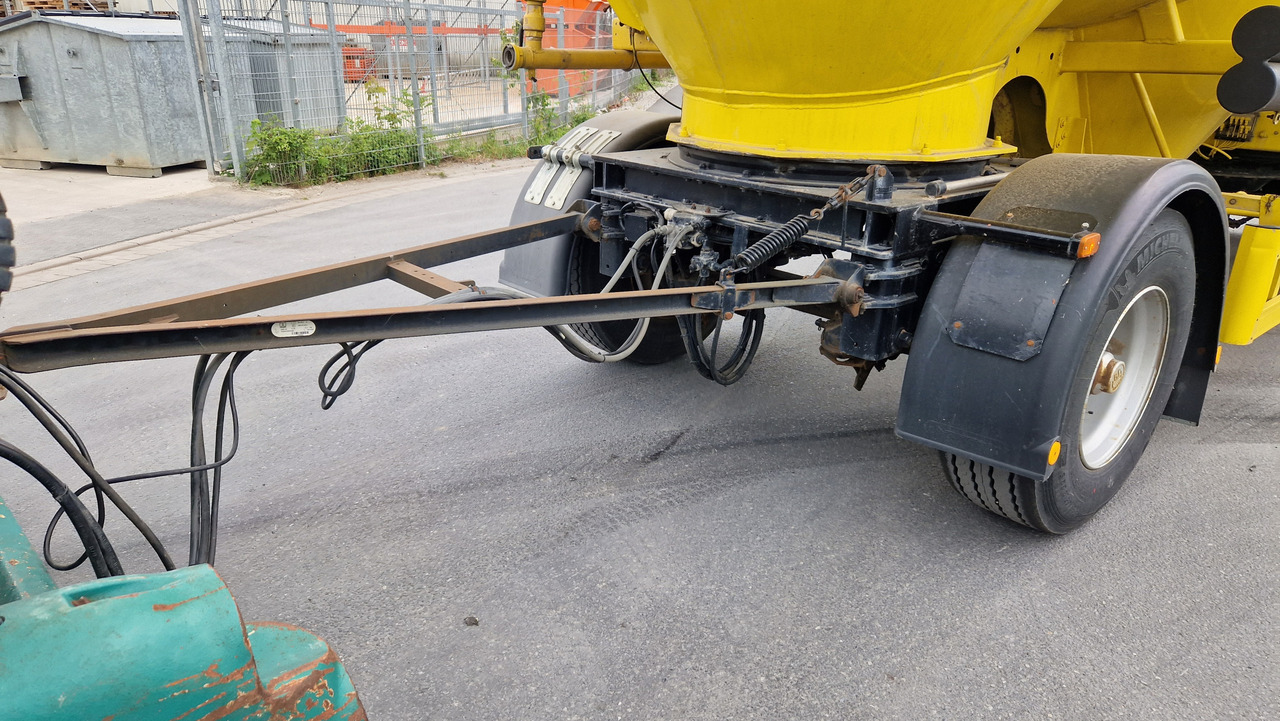 SPITZER SAPI 1832 Topzustand, einsatzbereit - Remolque cisterna: foto 3 SPITZER SAPI 1832 Topzustand, einsatzbereit - Remolque cisterna: foto 3