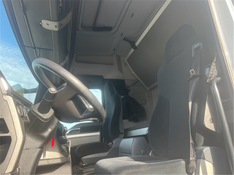 Foto del interior 2: Cabeza tractora MAN TGX 18.480 / RETARDE