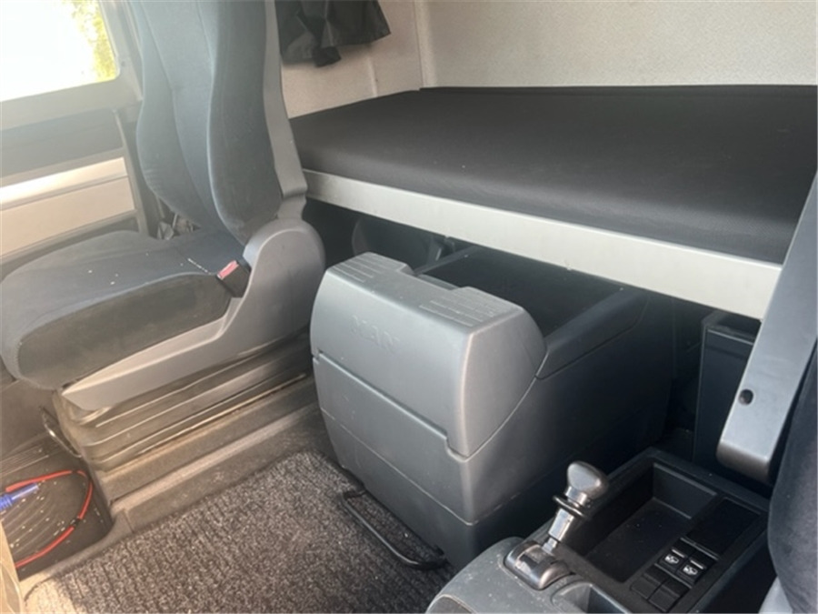 Cabeza tractora MAN TGX 18.480 / RETARDE: foto 5