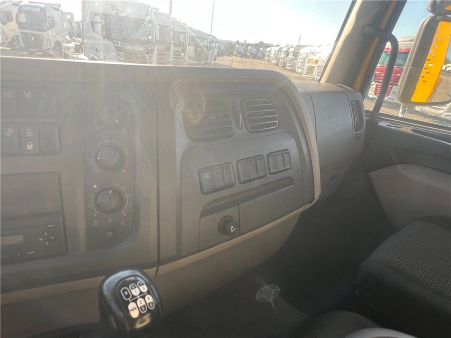 Camión caja abierta DAF LF 310: foto 20