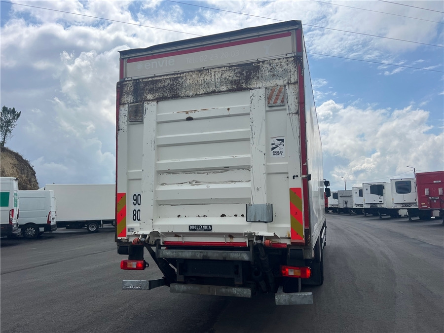 Renault D 19 - Camión caja cerrada: foto 3 Renault D 19 - Camión caja cerrada: foto 3