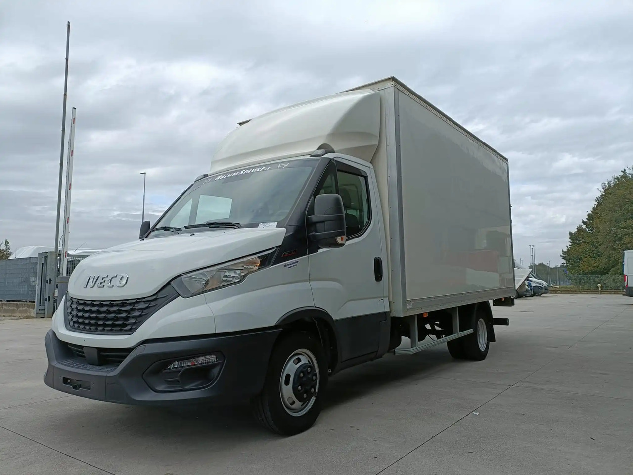IVECO DAILY 35C16 3.0 - Furgoneta caja cerrada: foto 3 IVECO DAILY 35C16 3.0 - Furgoneta caja cerrada: foto 3