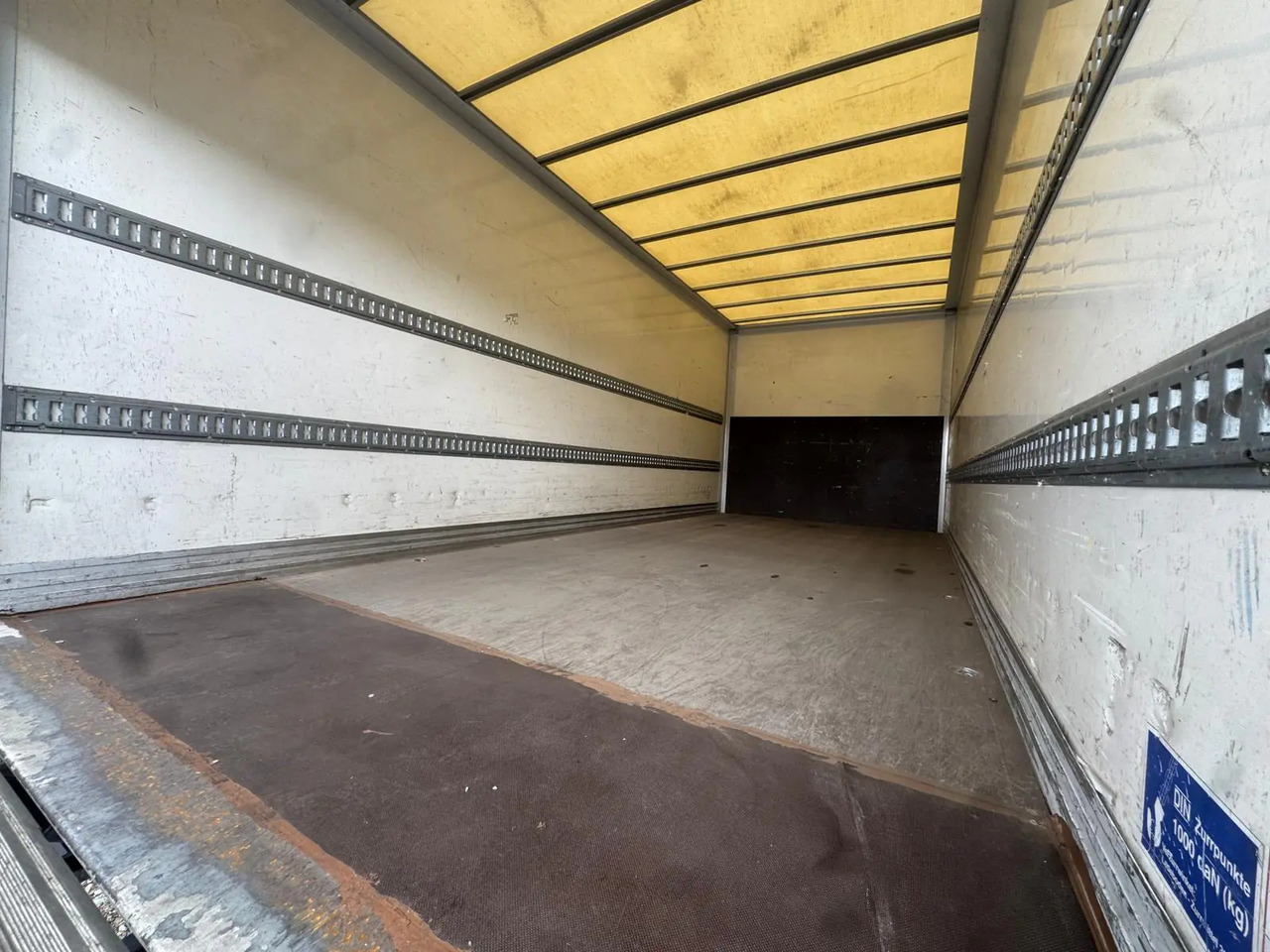 Camión caja cerrada IVECO EUROCARGO 75E19P: foto 8 Camión caja cerrada IVECO EUROCARGO 75E19P: foto 8