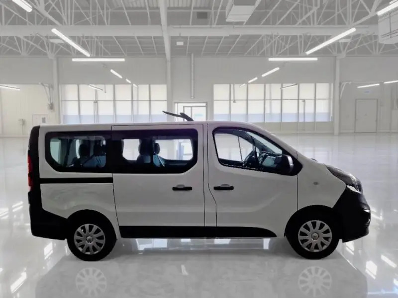 OPEL VIVARO COMBI 9 POSTI - Minibús, Furgoneta de pasajeros: foto 3 OPEL VIVARO COMBI 9 POSTI - Minibús, Furgoneta de pasajeros: foto 3