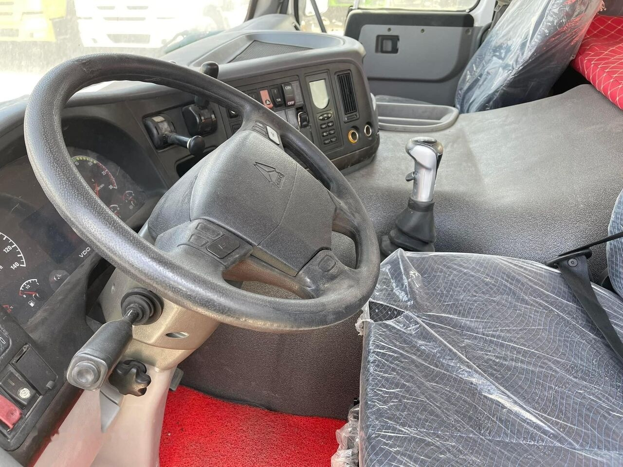 Howo Used 371 6X4 - Cabeza tractora: foto 5 Howo Used 371 6X4 - Cabeza tractora: foto 5