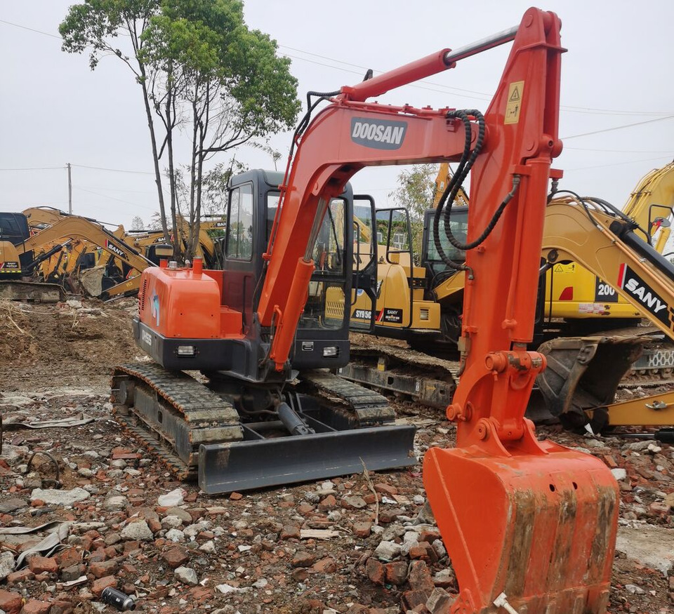Doosan DH55 - Excavadora de cadenas: foto 3 Doosan DH55 - Excavadora de cadenas: foto 3