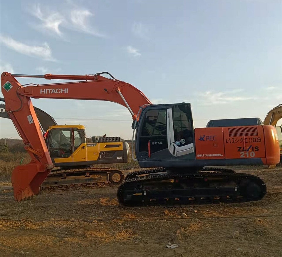 Hitachi 210-3 - Excavadora de cadenas: foto 1 Hitachi 210-3 - Excavadora de cadenas: foto 1