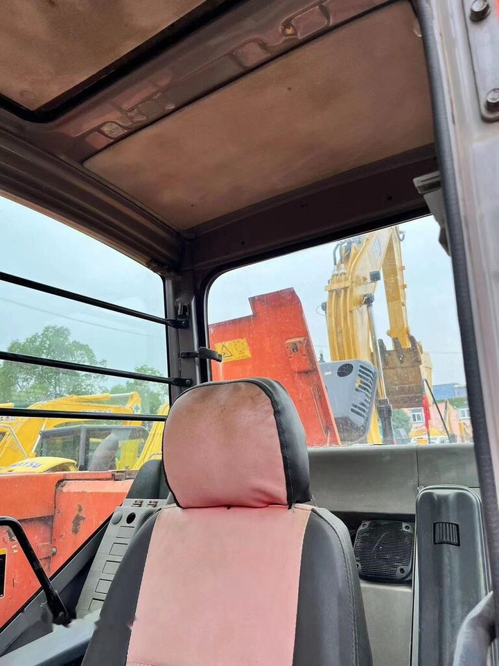 Hitachi ZX135 - Excavadora de cadenas: foto 3 Hitachi ZX135 - Excavadora de cadenas: foto 3