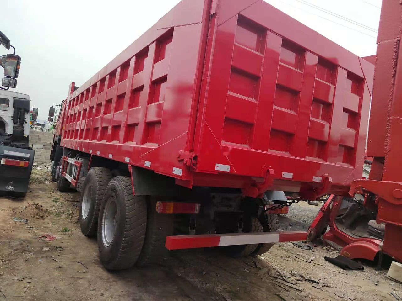 Howo 375 8x4 - Camión volquete: foto 5 Howo 375 8x4 - Camión volquete: foto 5