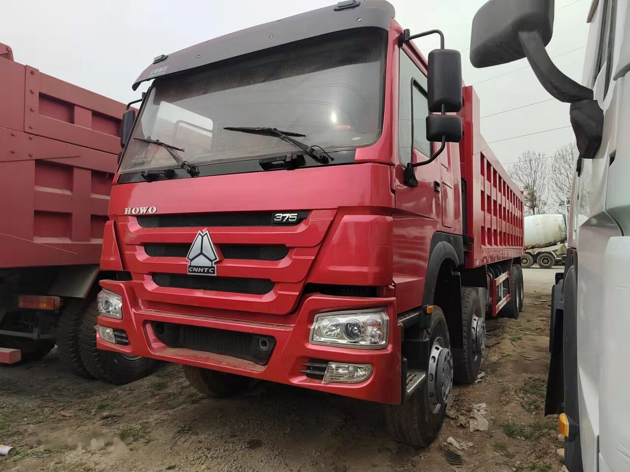 Howo 375 8x4 - Camión volquete: foto 2 Howo 375 8x4 - Camión volquete: foto 2