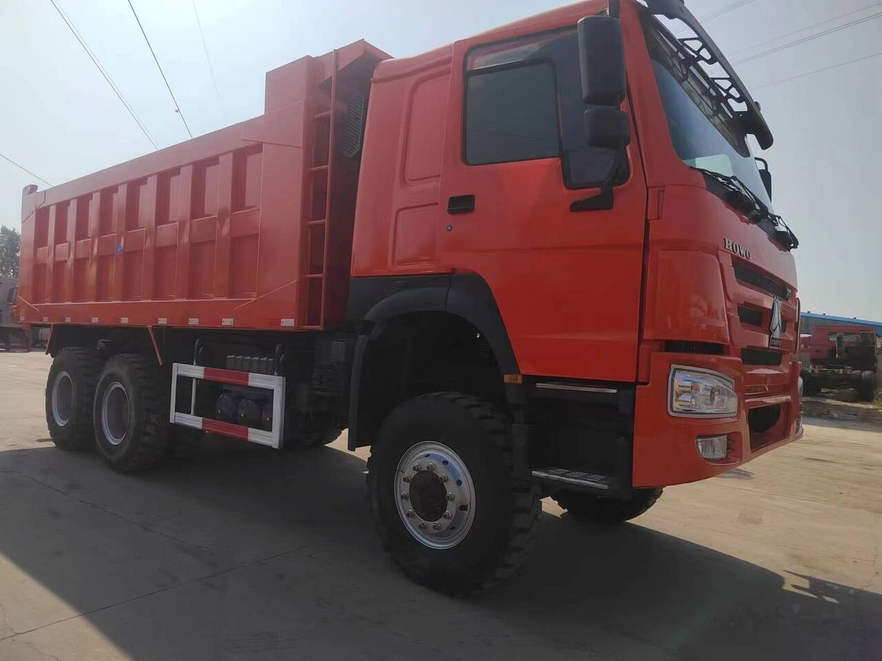 Howo 375 - Camión volquete: foto 2 Howo 375 - Camión volquete: foto 2