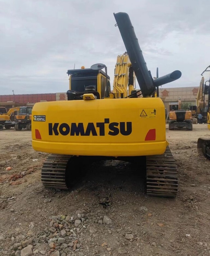 Excavadora de cadenas Komatsu PC220-8: foto 6