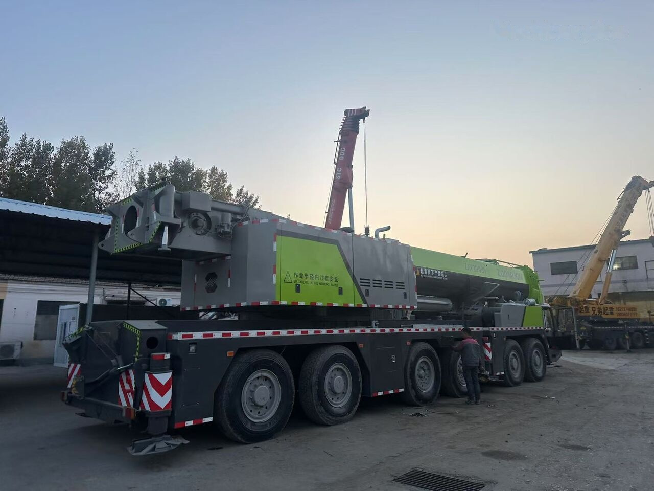 Zoomlion ZTC2000V - Autogrúa: foto 1 Zoomlion ZTC2000V - Autogrúa: foto 1