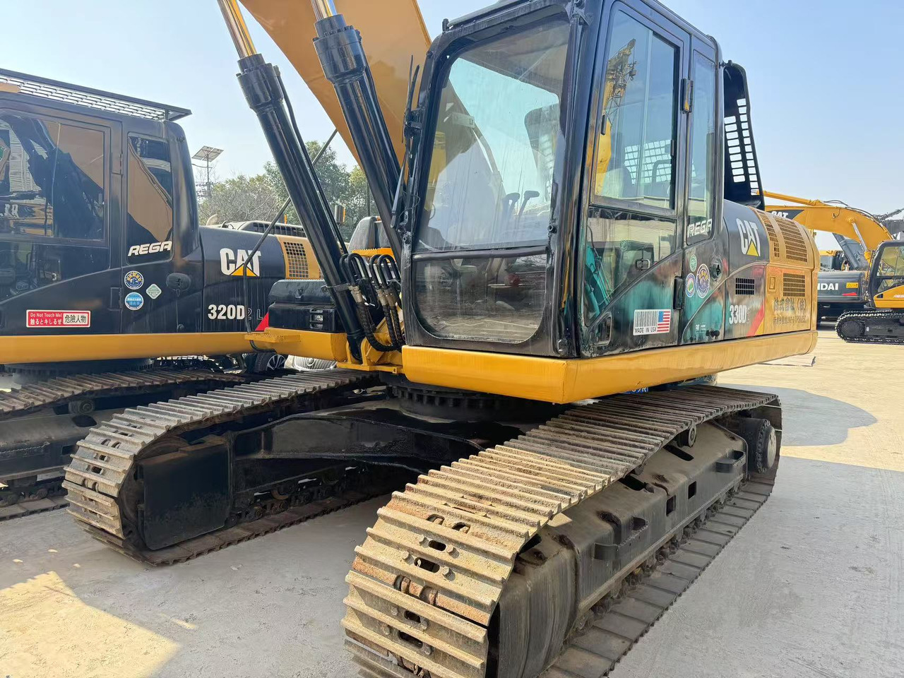CATERPILLAR 330D2 - Excavadora de cadenas: foto 2 CATERPILLAR 330D2 - Excavadora de cadenas: foto 2
