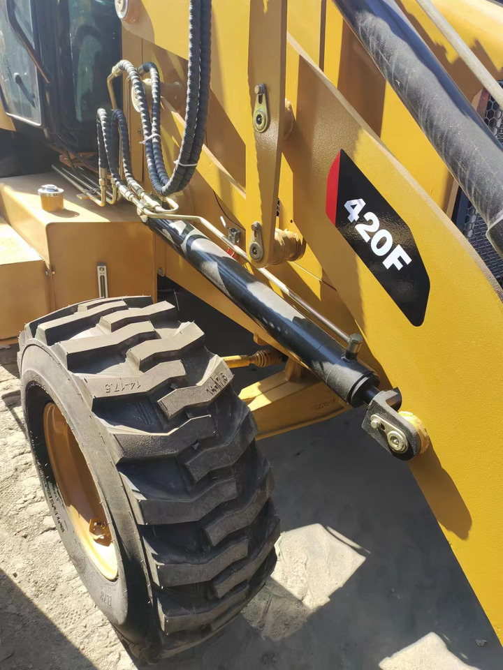 Retroexcavadora CATERPILLAR 420F: foto 8