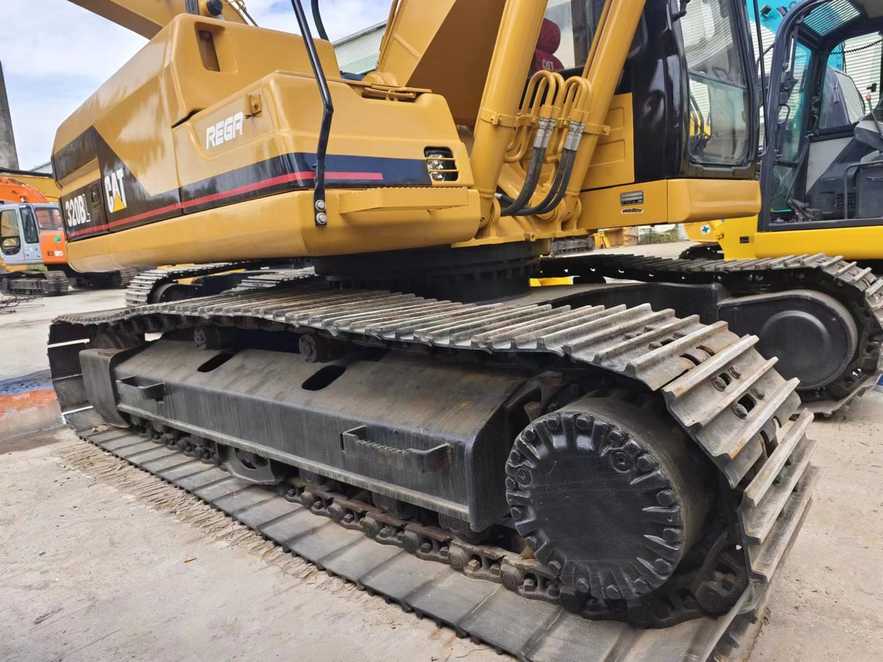 CATERPILLAR CAT 320BL - Excavadora de cadenas: foto 3 CATERPILLAR CAT 320BL - Excavadora de cadenas: foto 3