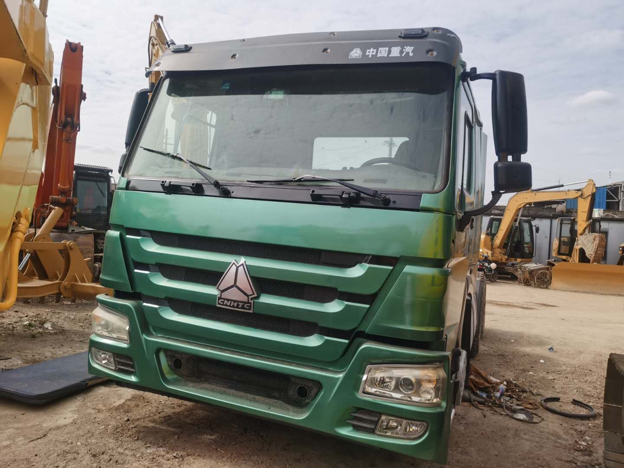 HOWO truck - Cabeza tractora: foto 2 HOWO truck - Cabeza tractora: foto 2