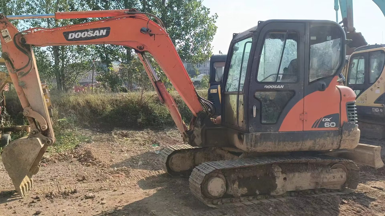 DOOSAN dx60 - Miniexcavadora: foto 1 DOOSAN dx60 - Miniexcavadora: foto 1
