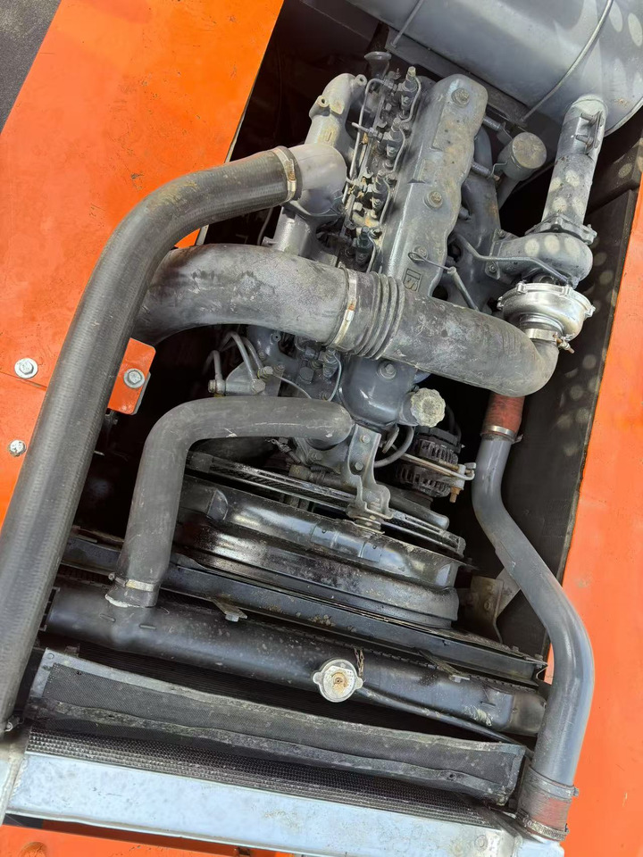 Excavadora de cadenas HITACHI ZX200: foto 6 Excavadora de cadenas HITACHI ZX200: foto 6