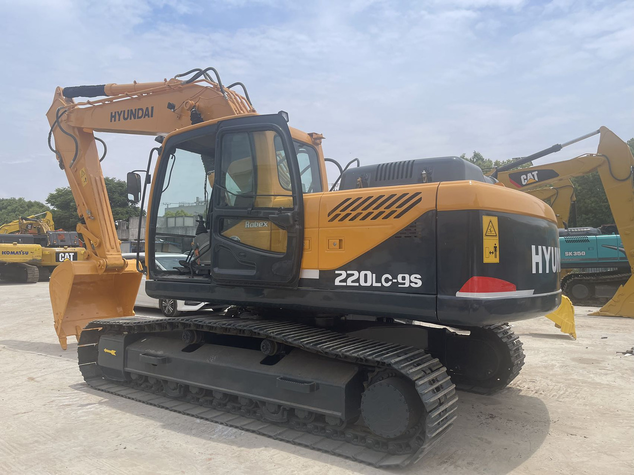 HYUNDAI 220LC-9S - Excavadora de cadenas: foto 2 HYUNDAI 220LC-9S - Excavadora de cadenas: foto 2