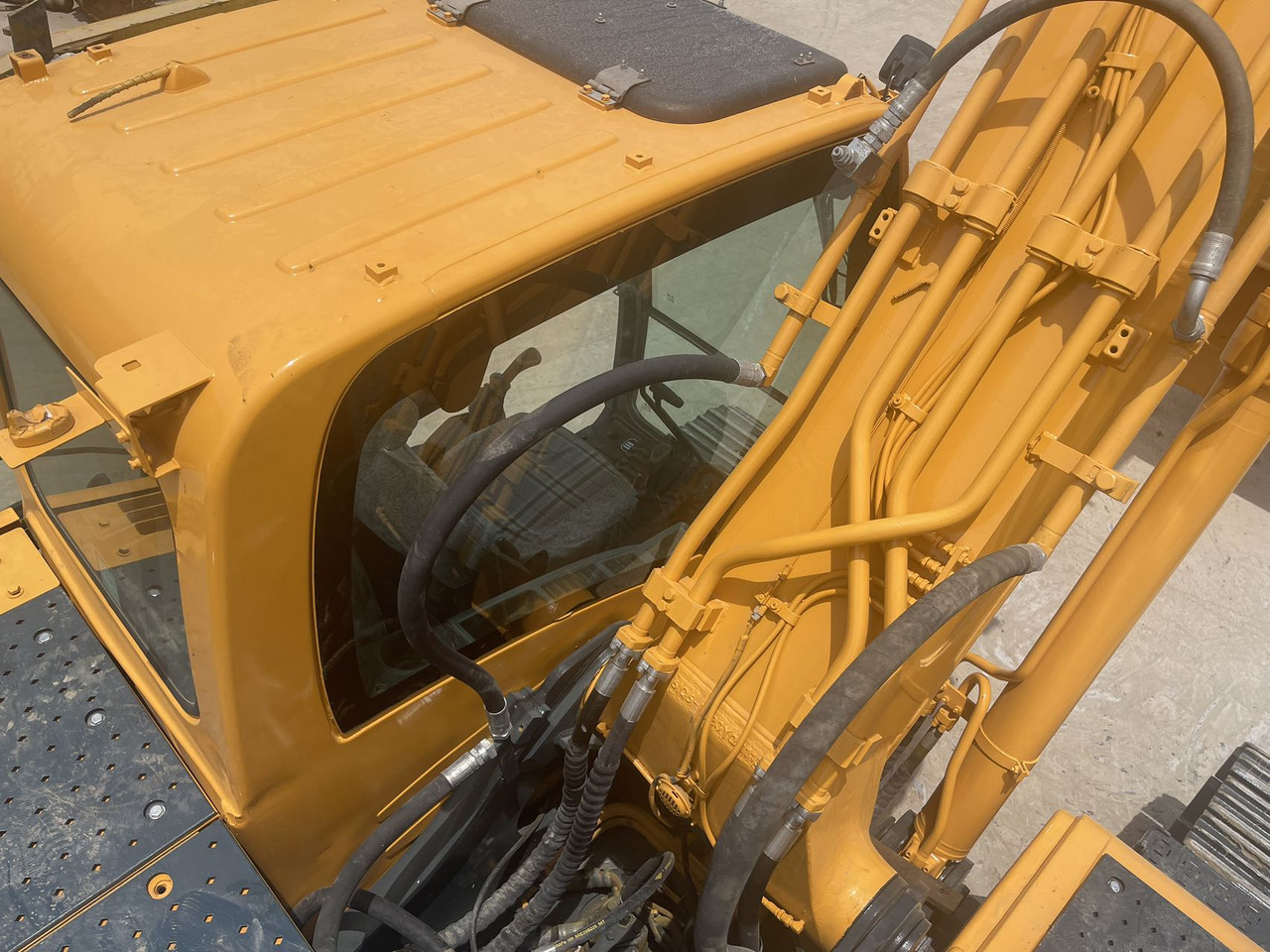 HYUNDAI 220LC-9S - Excavadora de cadenas: foto 3 HYUNDAI 220LC-9S - Excavadora de cadenas: foto 3