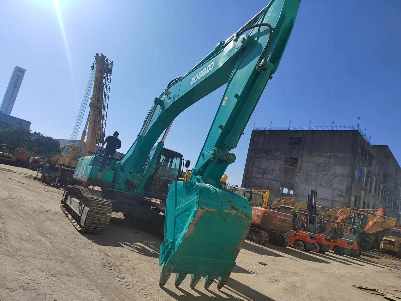 KOBELCO SK350LC-8 - Excavadora de cadenas: foto 1 KOBELCO SK350LC-8 - Excavadora de cadenas: foto 1